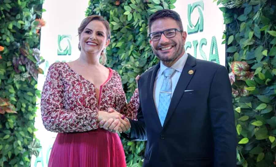 Presidente da Acisa, Patrícia Dossa falou sobre a importância da união entre o poder público e a iniciativa privada. Foto: Neto Lucena/Secom expoacre negocios 006