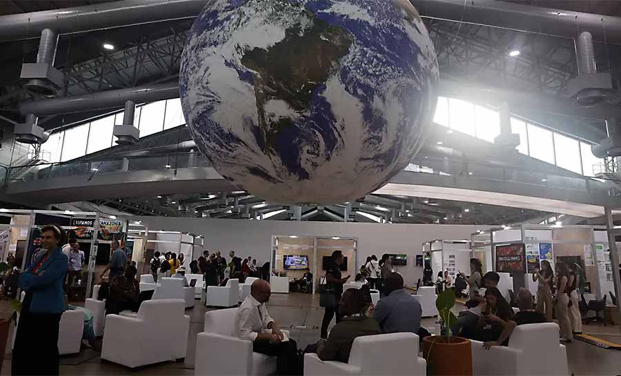 Cientistas criticam ausência de combustíveis fósseis em texto da COP30