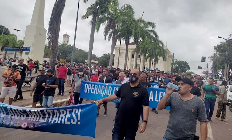 Militares voltam a protestar por reestruturação de carreira e reajuste salarial no Acre