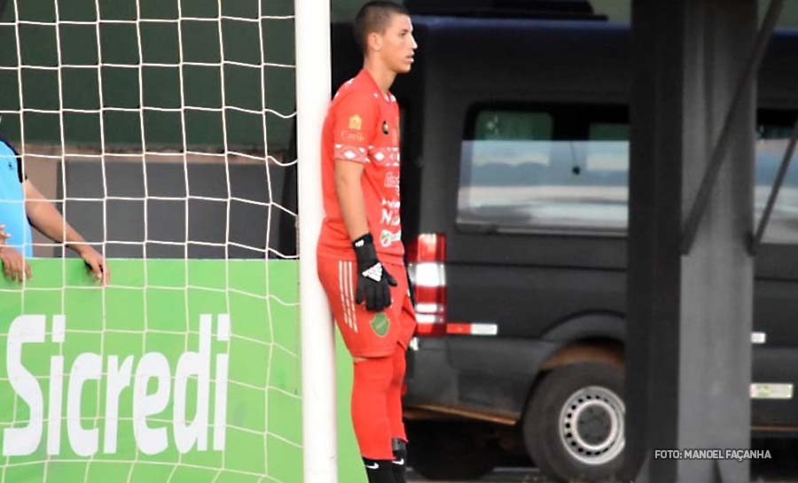 Goleiro de 17 anos celebra atuação inspirada em 1ª vitória no Acreano: “Vai ficar pra história”