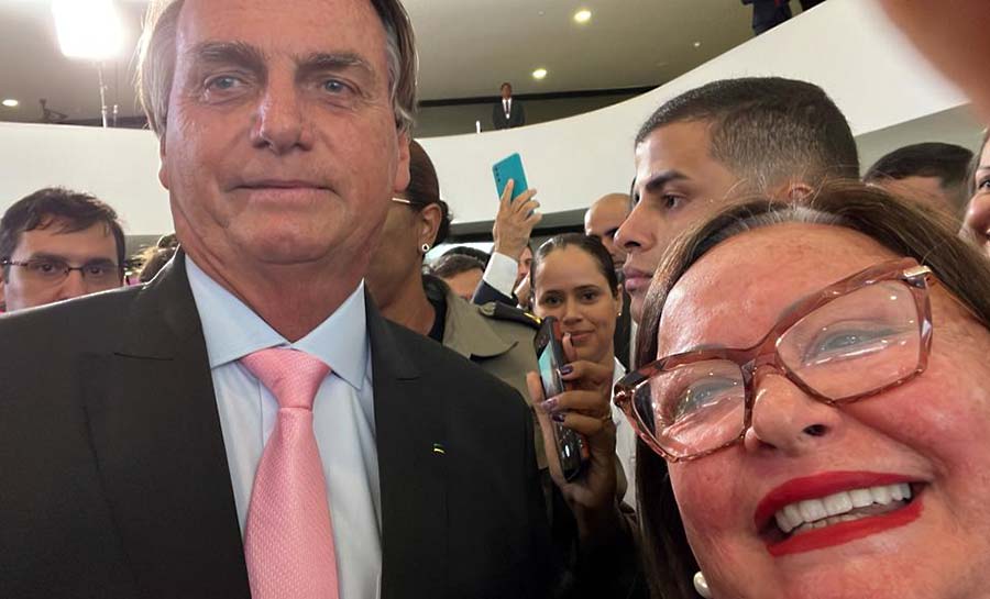 Vanda Milani participa de evento com Bolsonaro em homenagem às mulheres