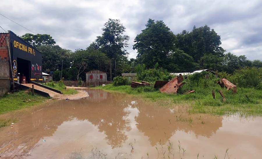 Rio Envira volta a transbordar em Feijó e atinge cerca de 100 moradores