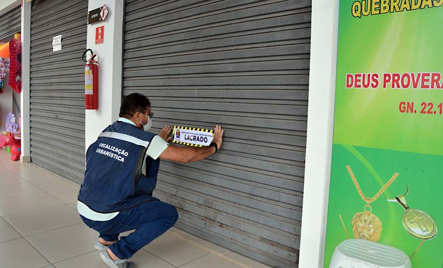 Prefeitura inicia a retomada de lojas que estão há mais de ano no Shopping Aquiri e lojistas elogiam a ação