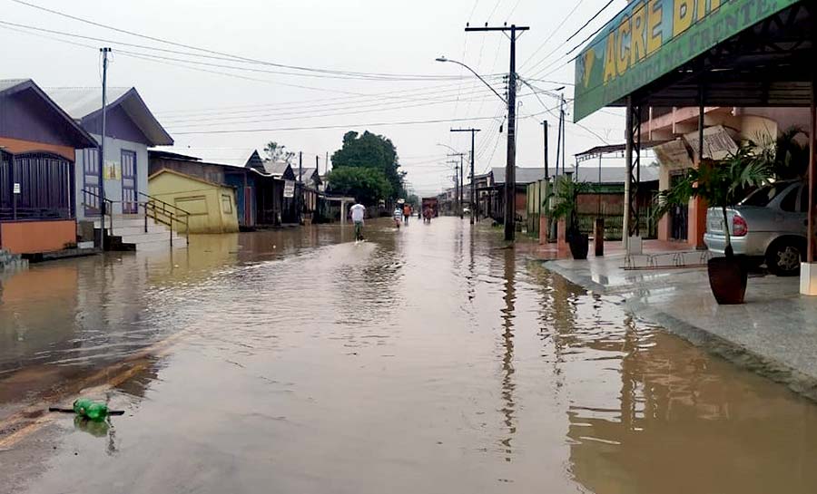 Nível do Rio Tarauacá está com mais de um metro acima da cota de transbordo e atinge cerca de 8 mil pessoas no AC