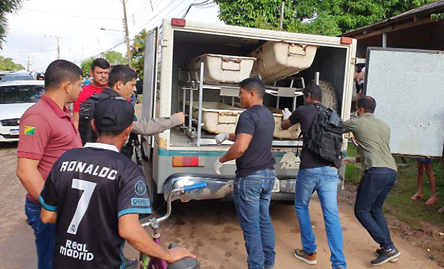 Morador que gravava enchente em Brasileia ‘flagra’ homem sendo morto a tiros no Acre