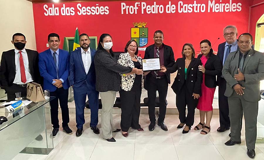 Vanda Milani recebe honraria de cidadã placidiana concedida pelos vereadores do município