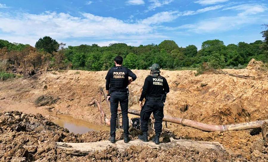 PF faz ação contra suspeitos de receptar ouro de garimpos clandestinos