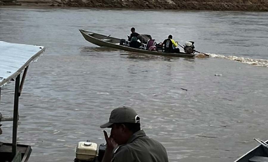 Menino de 13 anos é levado por bandidos como refém durante assalto e solto horas depois no interior do AC