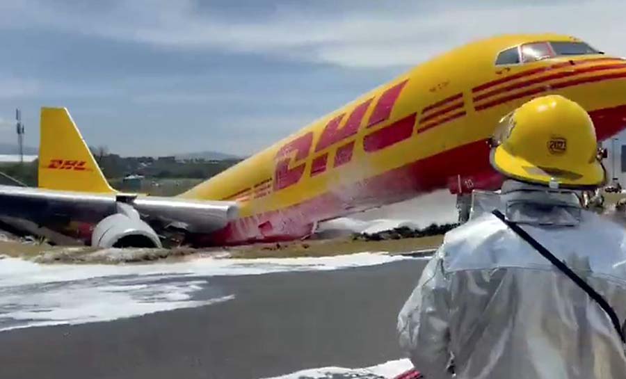 VÍDEO: Avião se parte ao meio após pouso de emergência na Costa Rica