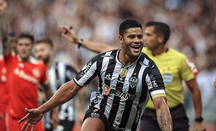 Hulk marca duas vezes e dá a vitória ao Atlético-MG sobre o Internacional na estreia do Brasileirão