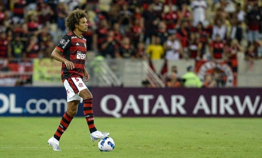 Rival do Botafogo, Flamengo tem zaga inconstante e bastidores agitados após Jorge Jesus