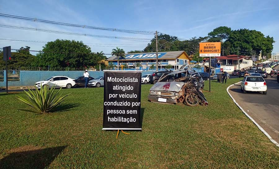 Simulação de acidente de trânsito marca campanha ‘Maio Amarelo’ em Rio Branco