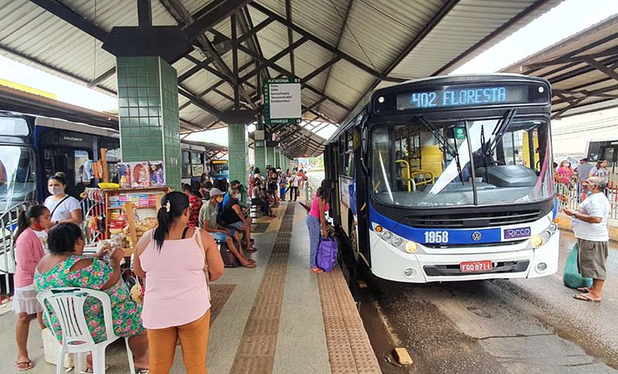 Empresa de ônibus alega prejuízo de R$ 40 mil por dia e decide rescindir contrato em Rio Branco