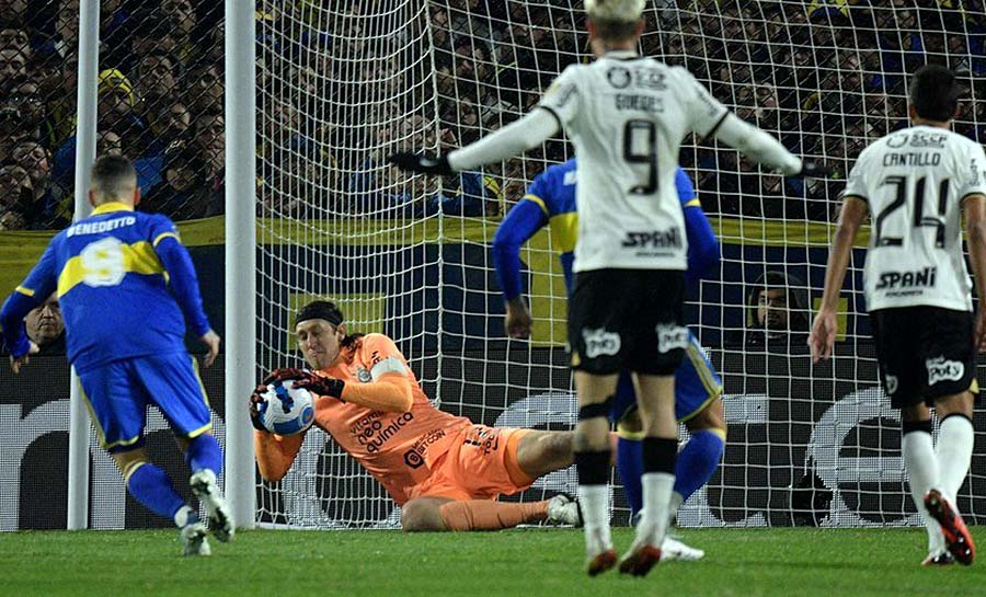 Cássio brilha, Corinthians vence Boca nos pênaltis e avança na Liberta