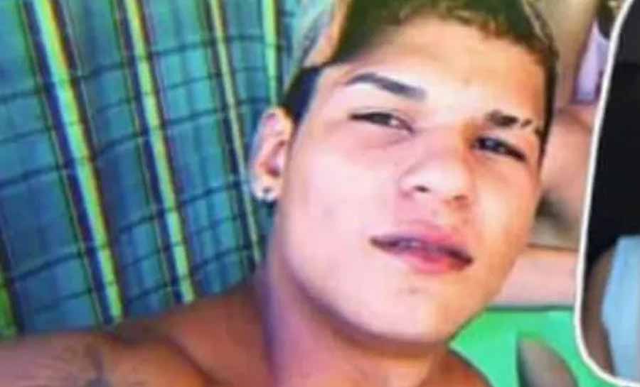 Jovem de 22 anos é morto com tiro na cabeça enquanto caminhava com a esposa no interior do AC