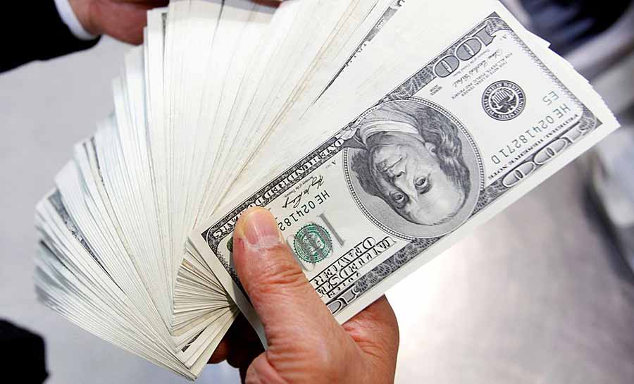 Dólar sobe para R$ 5,43 e bolsa cai para menor nível desde 2020