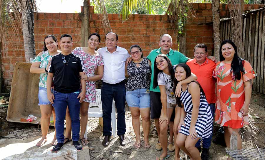 Moradores do João Eduardo fazem churrasco para agradecer ao prefeito de Rio Branco por mais uma importante obra