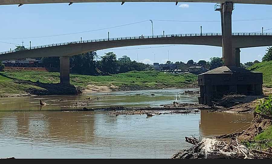 Com rio abaixo de 2 metros, 2,9 mil famílias da zona rural de Rio Branco têm abastecimento de água comprometido