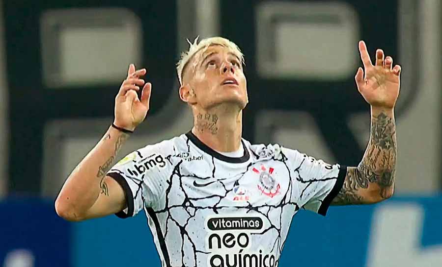 Artilheiro do Corinthians no ano, Róger Guedes volta a marcar na Arena após três meses