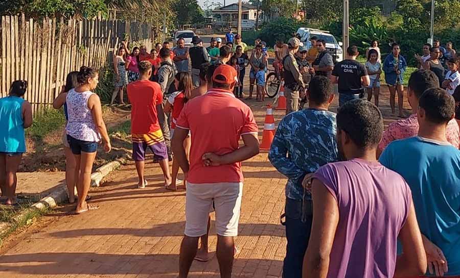 Moradores escutam tiros e jovem de 20 anos é achado morto em rua no interior do Acre