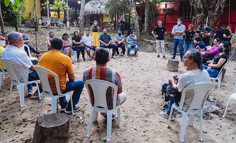 Política indígena é tema de encontro entre Petecão e Ashaninkas