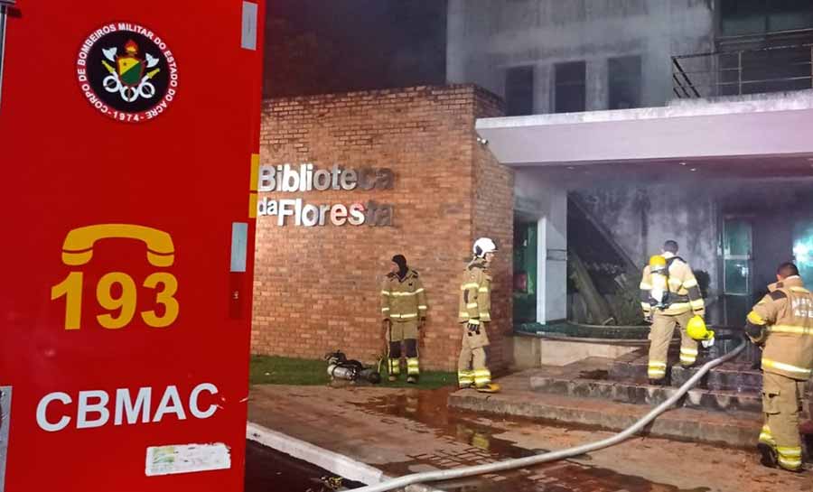 Após incêndio, MP-AC recomenda que reforma da Biblioteca da Floresta inicie em 30 dias