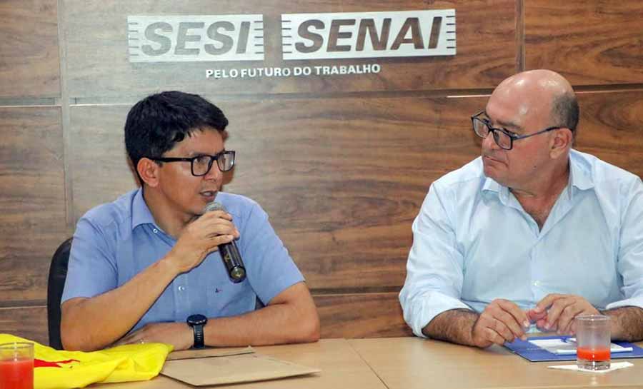 Na Fieac, Dr. Jenilson se reúne com representantes da indústria e apresenta propostas para o Senado