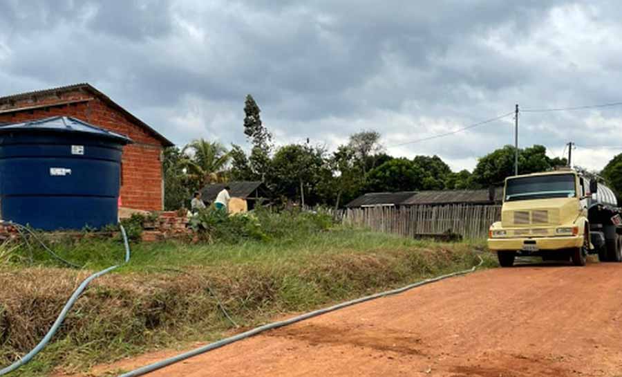 Com período de seca, 19 comunidades de Rio Branco recebem abastecimento de água