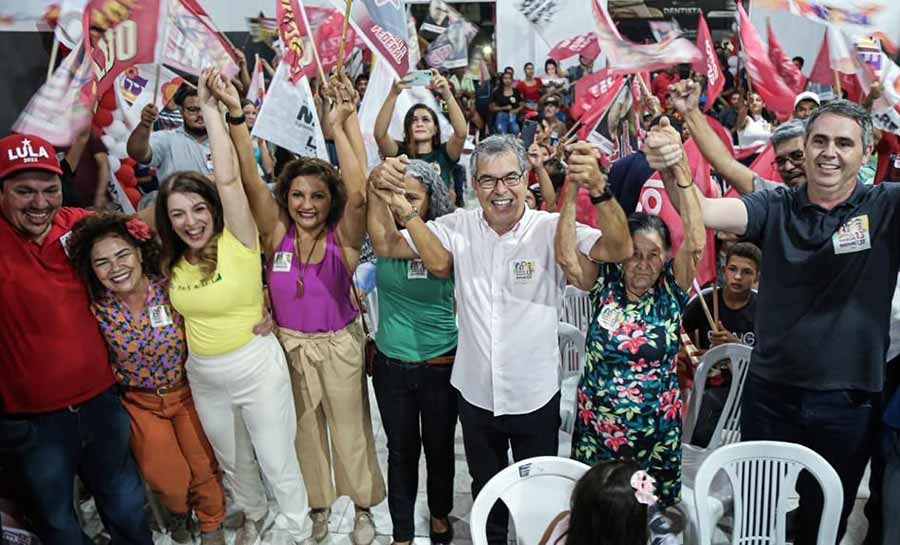 Jorge, Marcus e Nazaré inauguram comitê em Feijó