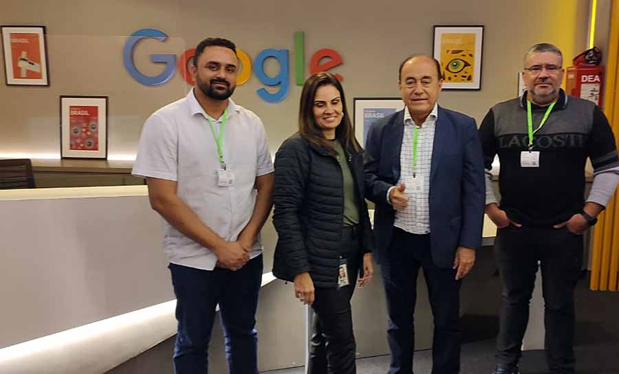 Prefeito de Rio Branco se reúne com diretora da Google Brasil em busca de melhorias na Educação da capital