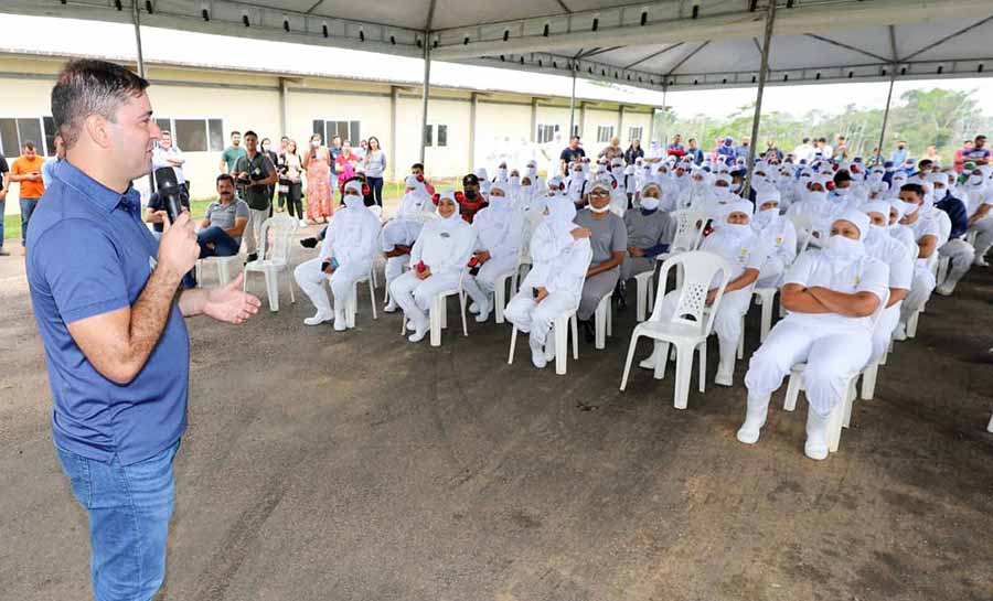 No Alto Acre, Nicolau Júnior visita empresas e se reúne com trabalhadores