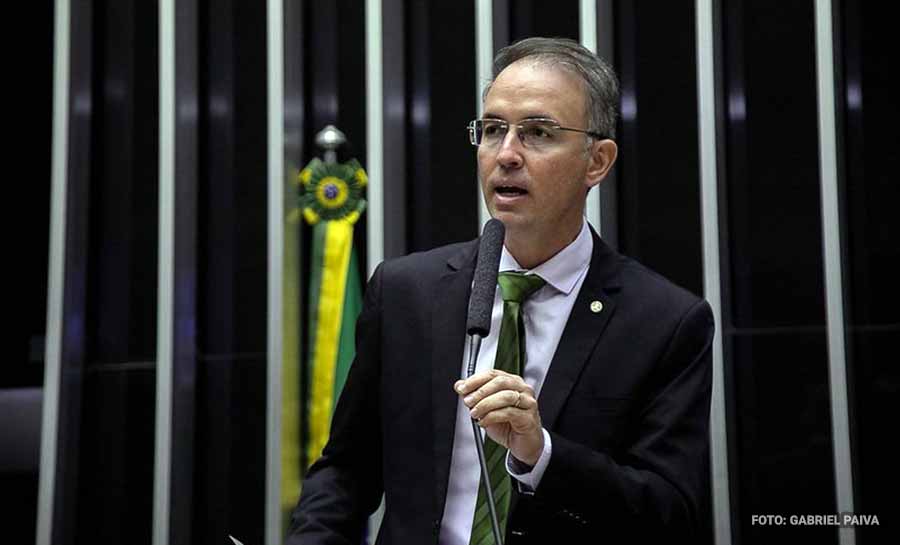 Leo de Brito pede que MPF e TCU investiguem o desbloqueio de R$ 3,5 bilhões em emendas do orçamento secreto