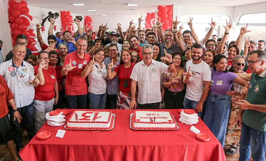 Militância abraça Jorge Viana em celebração ao seu aniversário