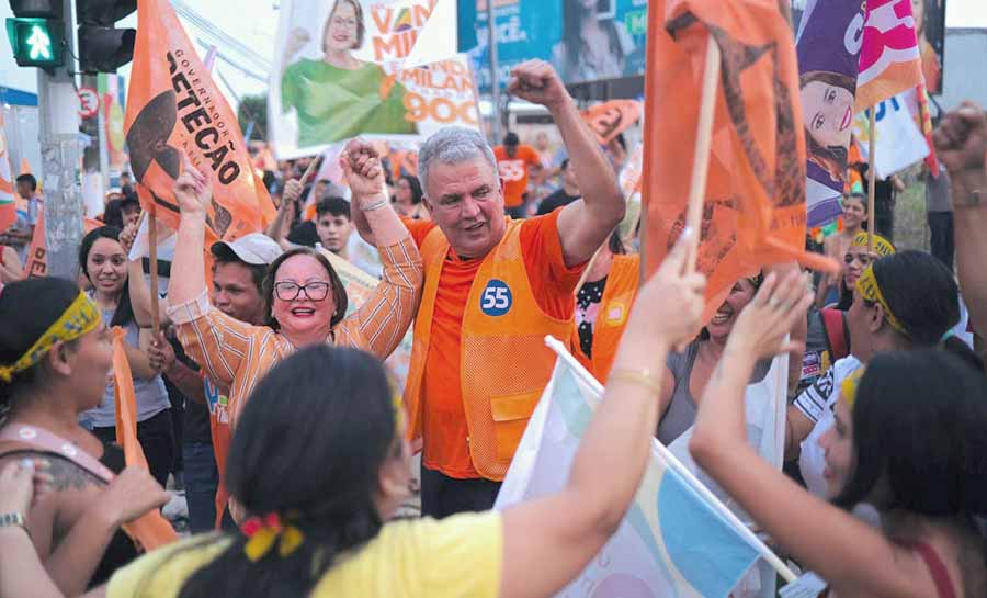 Com “bandeiraço” animado na avenida Ceará, Petecão dispara: “chegou a hora da virada”