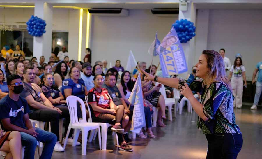 Mirla Miranda participa de reunião com eleitores no Afa Jardim