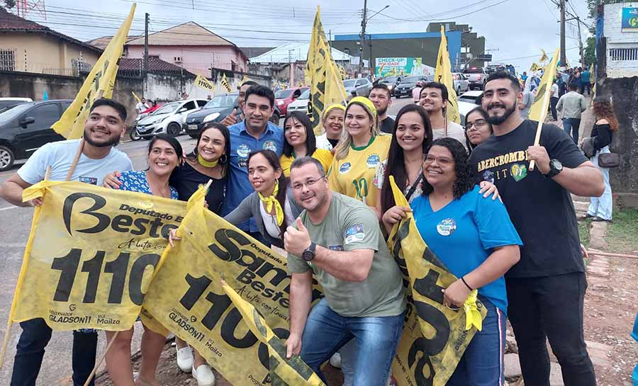 Família Bestene reúne multidão para bandeiraço que encobre parte da Avenida Ceará