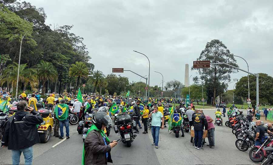 Sem citar fonte, Bolsonaro diz ter ‘no mínimo 60% dos votos’