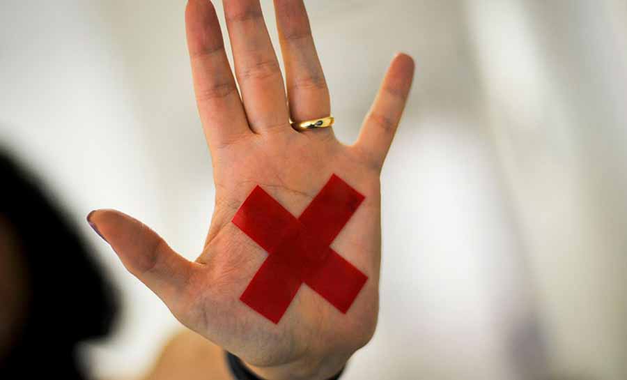 Dia Nacional de Luta contra a Violência à Mulher alerta para agressões