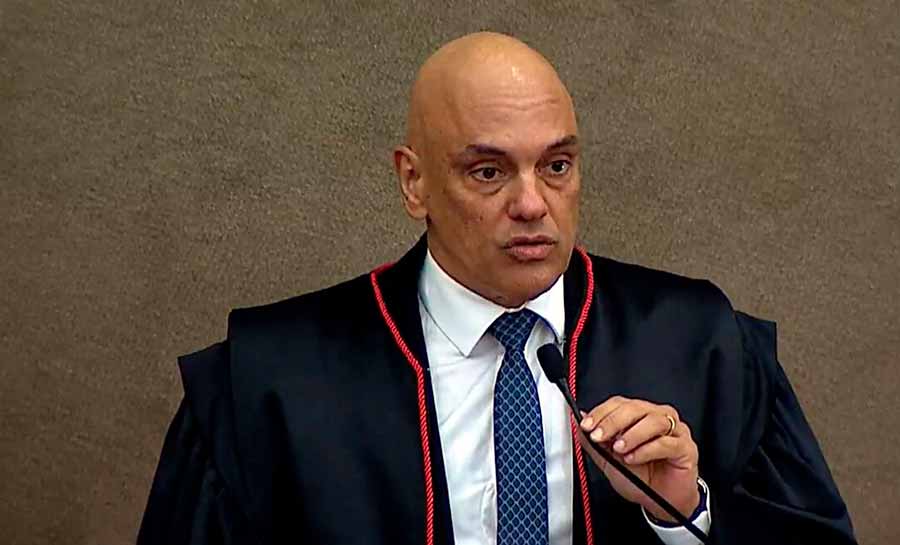 Moraes manda redes sociais derrubarem fala de Bolsonaro sobre ‘clima’ com meninas