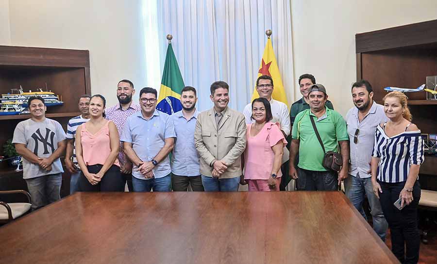 Governo assina ordem de serviço para iniciar reforma da sede da colônia dos pescadores em Rio Branco