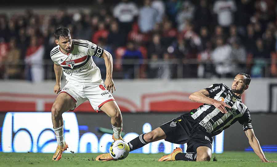 Atlético-MG arranca empate de 2 a 2 com o São Paulo no Morumbi