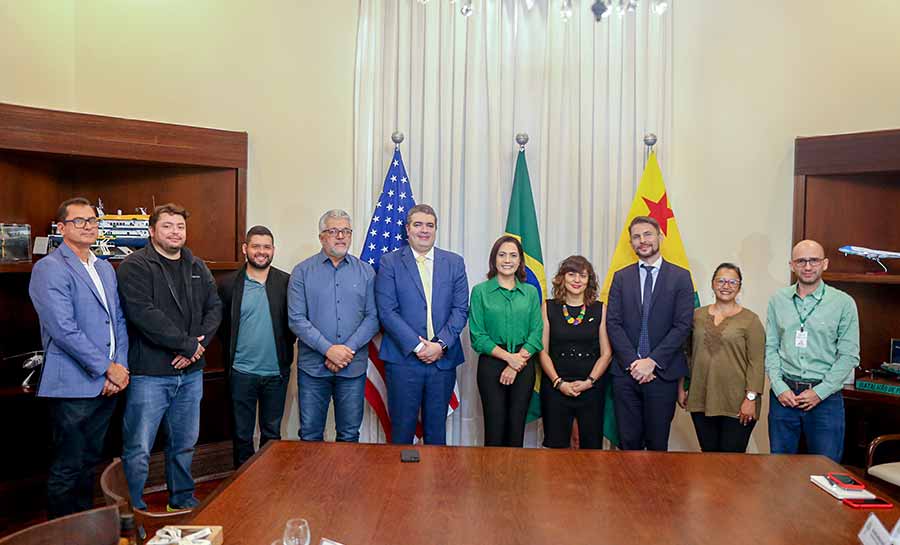 Governo se reúne com representantes da embaixada americana no Brasil para discutir políticas ambientais