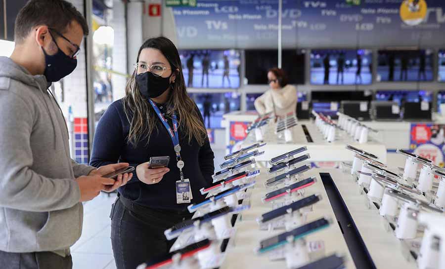 Vendas do comércio crescem 1,1% de agosto para setembro