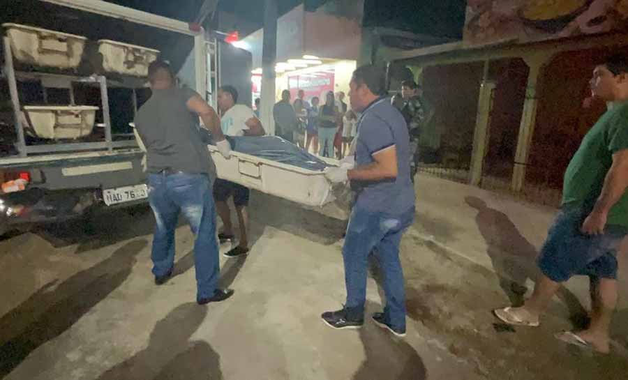 Jovem é morto a tiros em praça do interior do Acre