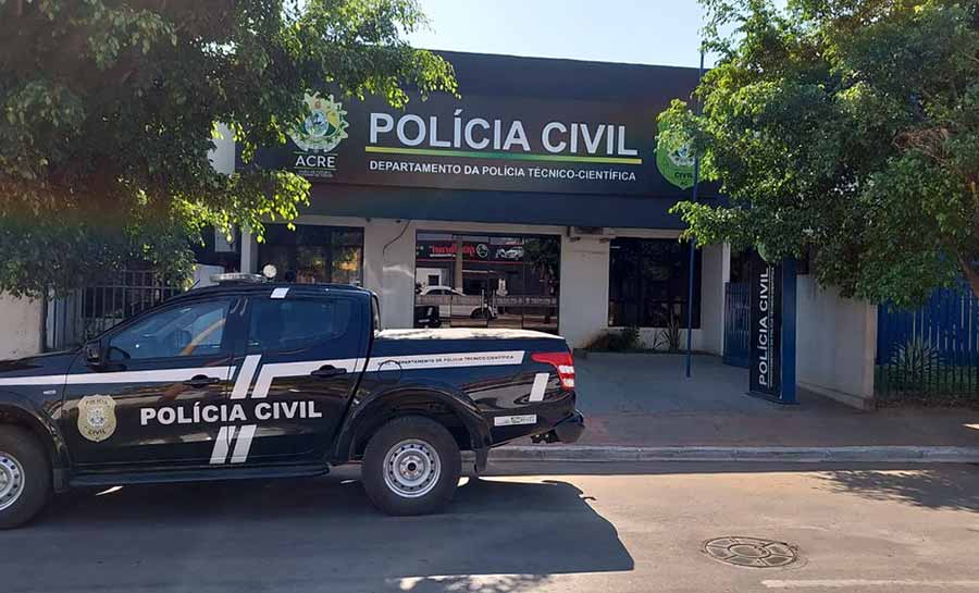 Homem é morto com tiro na cabeça após ter casa invadida e ferir suspeito com golpes de facão em Rio Branco