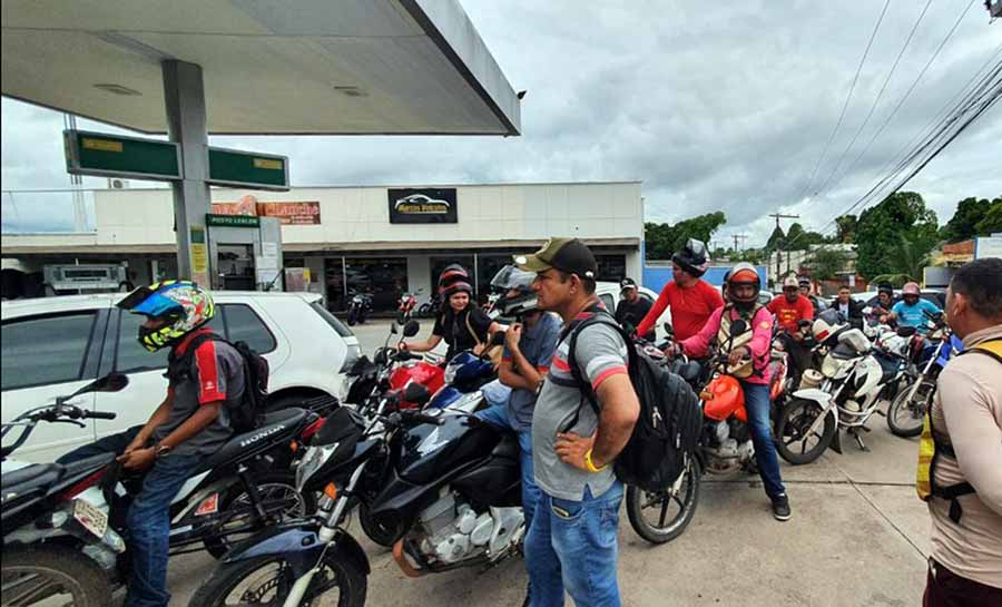 Governo cria gabinete de crise para tomar medidas sobre prejuízos causados por bloqueios em rodovias que dão acesso ao AC