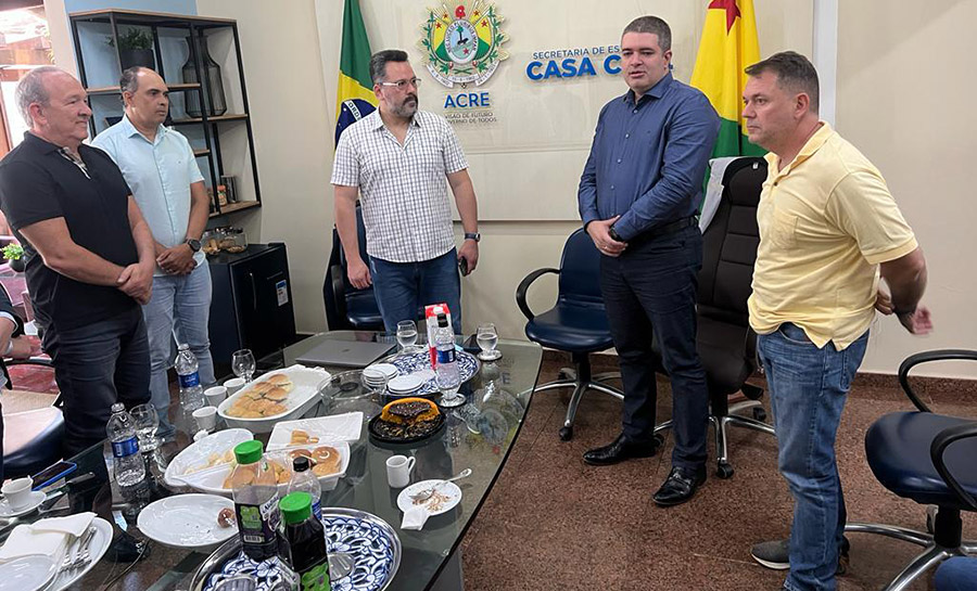 Trabalho realizado pela equipe de transição é apresentado ao deputado federal Alan Rick