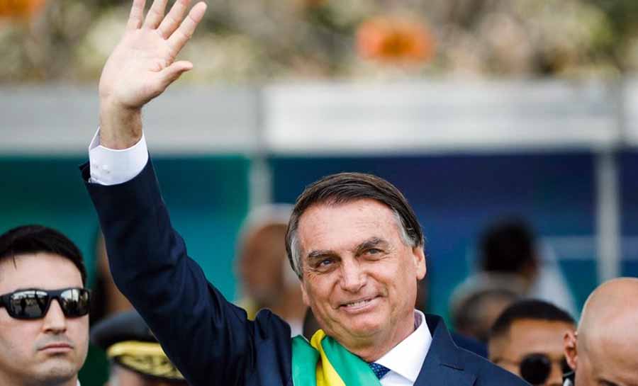 Aliados sugerem que Bolsonaro se autoproclame presidente em 2023