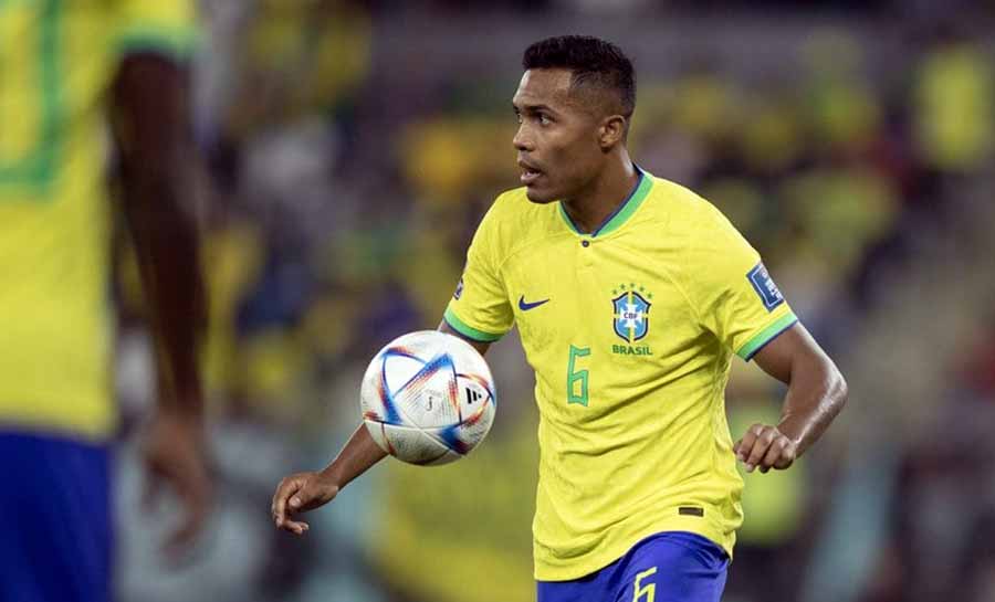 Tite confirma desfalque de Alex Sandro contra Croácia