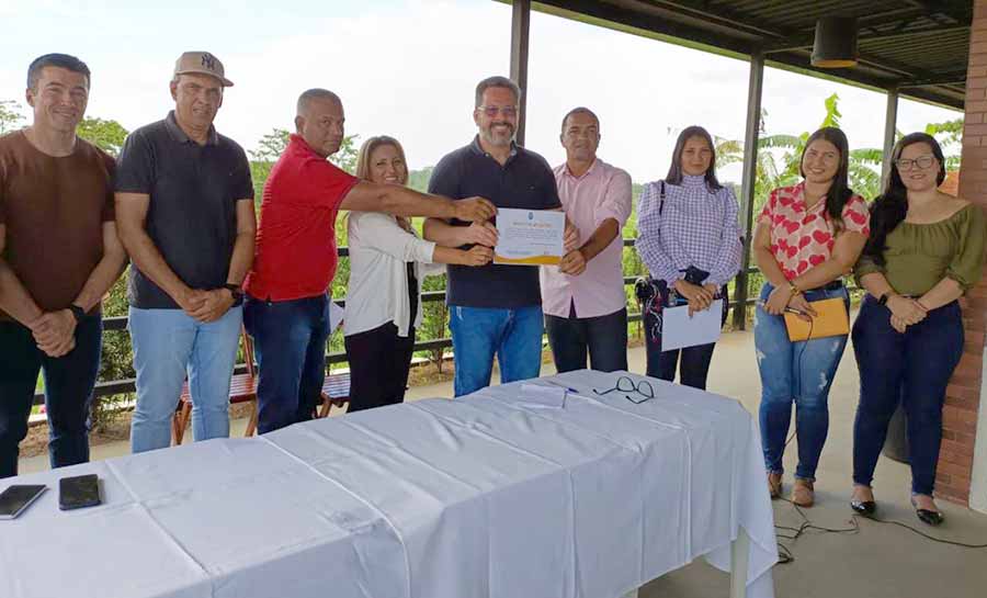 Alan Rick recebe Moção de Aplauso da Câmara de Vereadores do Bujari